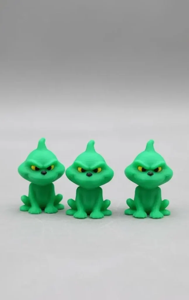 3D printed green grinch mini figures